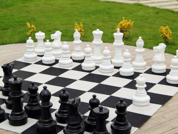 giant garden games service